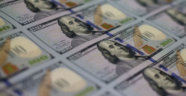 ObamaHandInWhiteHouseJarSC