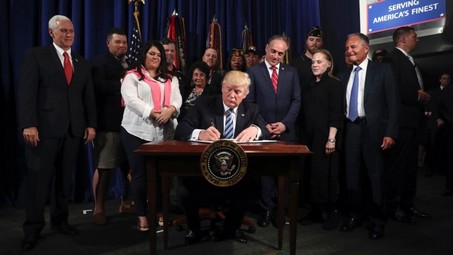 eova_small Trump signs order creating accountability office at VA President  