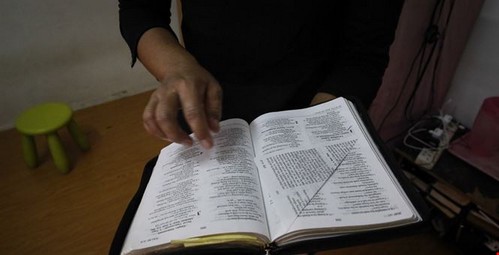 prayingteens_small Teens Threatened with Arrest for Praying -- in America! Freedom  
